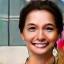 Sofia B., atleta sorridente con racchetta